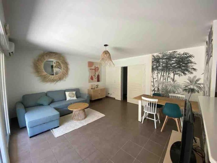 Tres Bel Appartement Contemporain Et Calme Fréjus エクステリア 写真