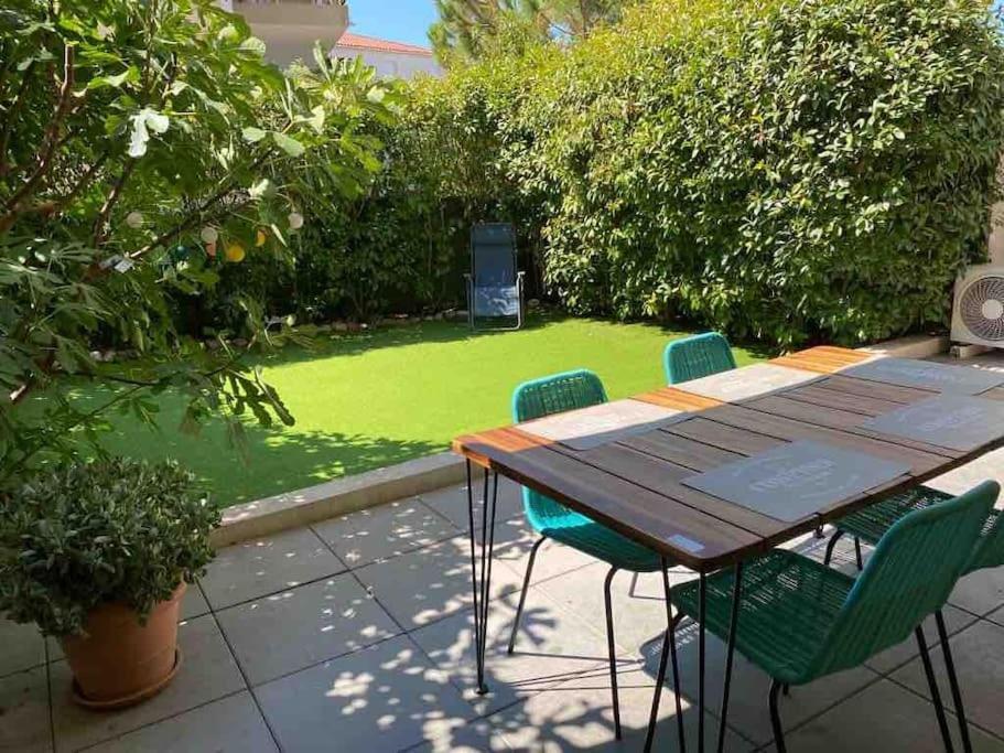 Tres Bel Appartement Contemporain Et Calme Fréjus エクステリア 写真