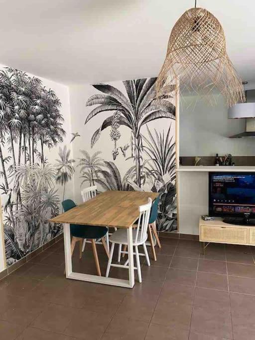 Tres Bel Appartement Contemporain Et Calme Fréjus エクステリア 写真