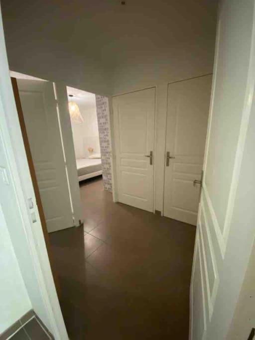 Tres Bel Appartement Contemporain Et Calme Fréjus エクステリア 写真